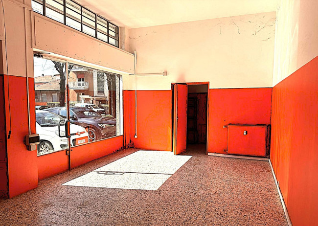 Locale commerciale in affitto/vendita a Busto Arsizio