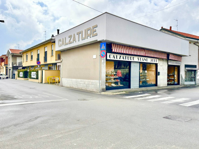 Abitazione e Locale commerciale in vendita a Castano Primo