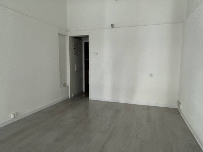 Locale commerciale in affitto a Millesimo