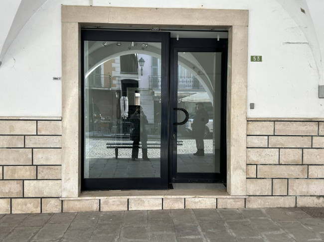 Locale commerciale in affitto a Millesimo