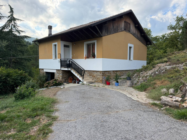 Villa in vendita a Osiglia