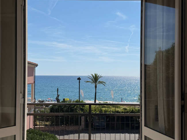 Appartamento in vendita a Pietra Ligure