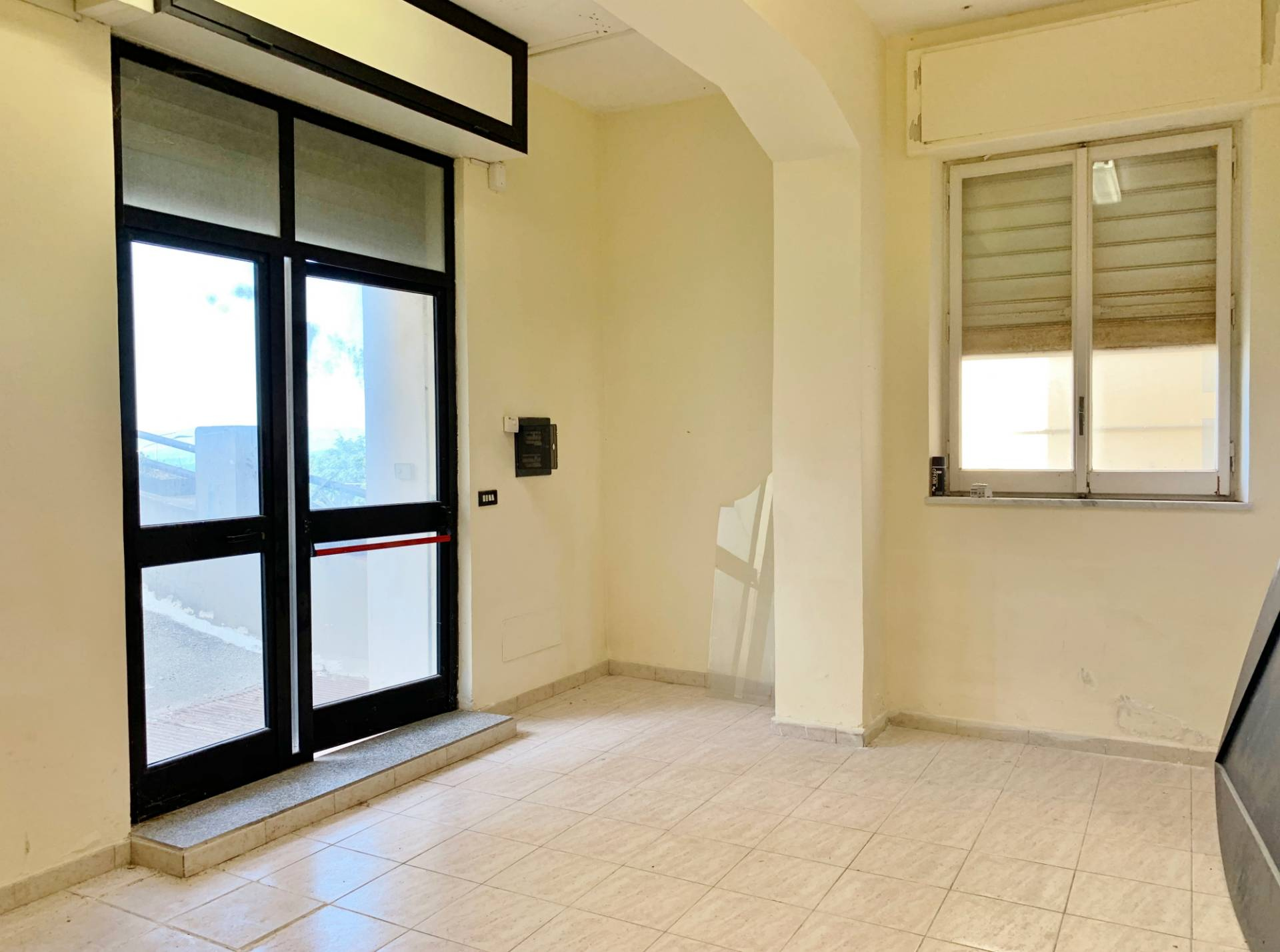 Magazzino in Affitto