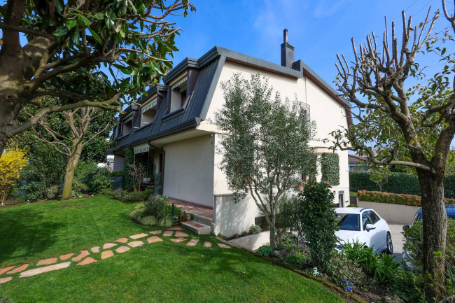 Villa in vendita a Selvazzano Dentro