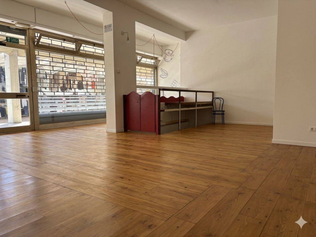 Locale commerciale in affitto a Rubano