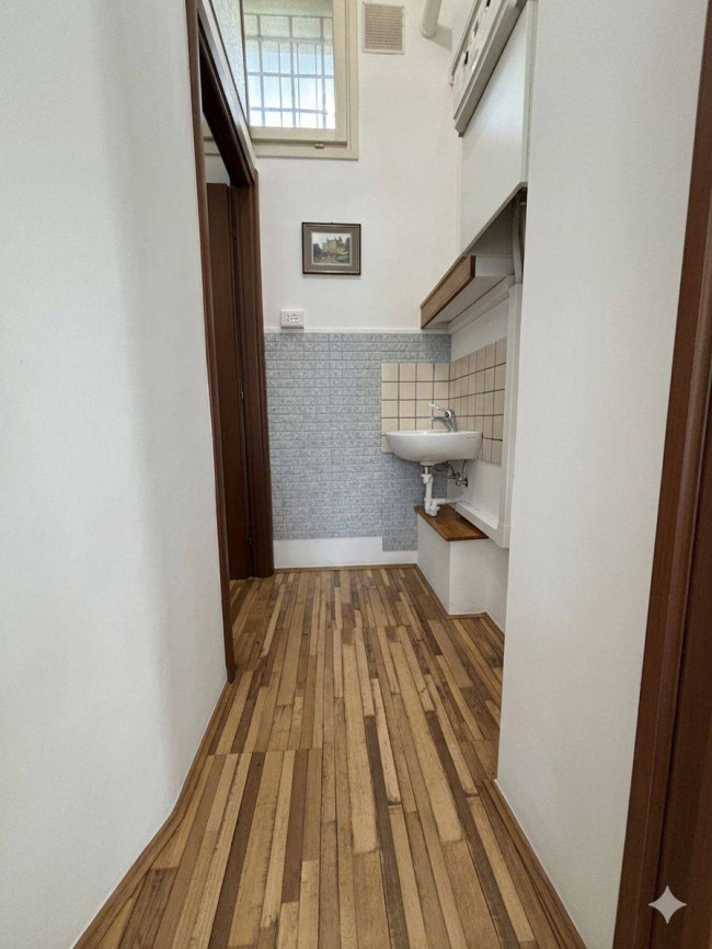 Locale commerciale in affitto a Rubano