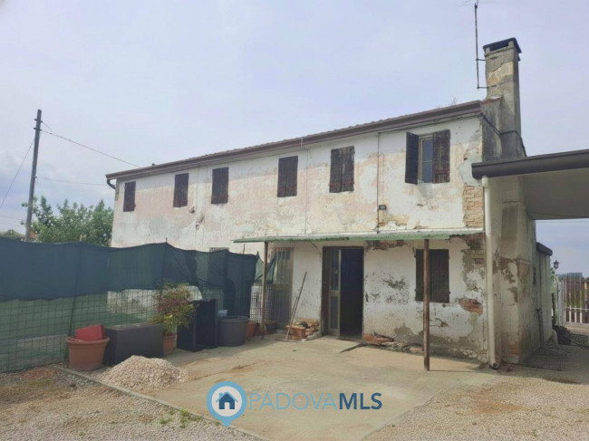 Rustico in vendita a Maserà di Padova