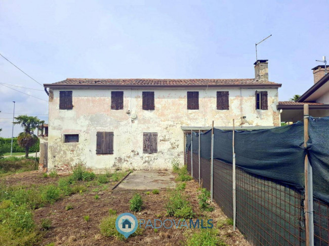 Rustico in vendita a Maserà di Padova