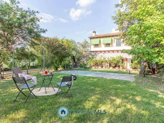 Villette a schiera in vendita a Due Carrare