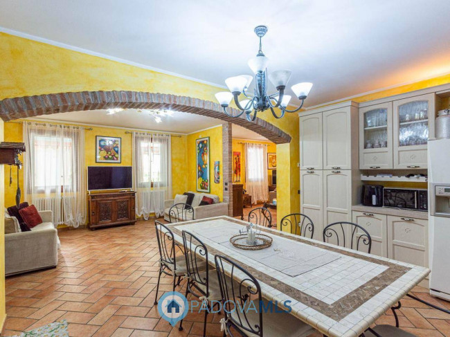 Villette a schiera in vendita a Due Carrare