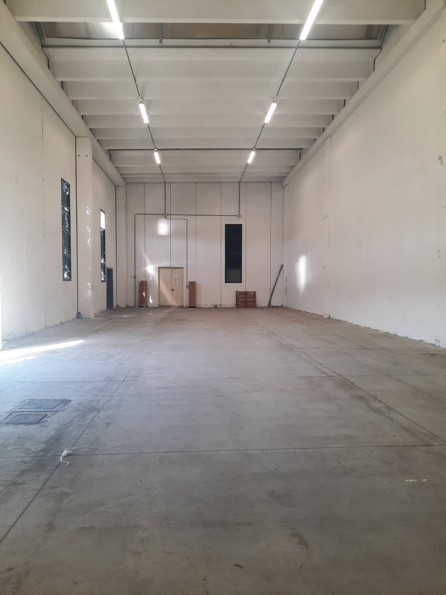 Laboratorio artigianale in affitto/vendita a Montefiore dell'Aso