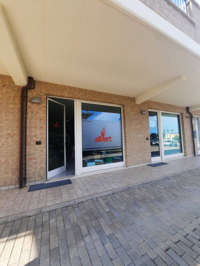 Locale in vendita a Altidona