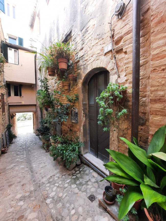 Casa cielo-terra in vendita a Fermo