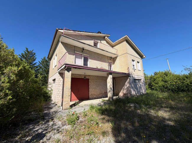  for sale in Amandola