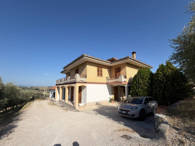  for sale in Montottone