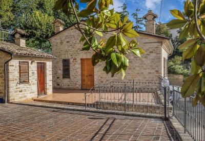 Casa cielo-terra in vendita a Montelparo