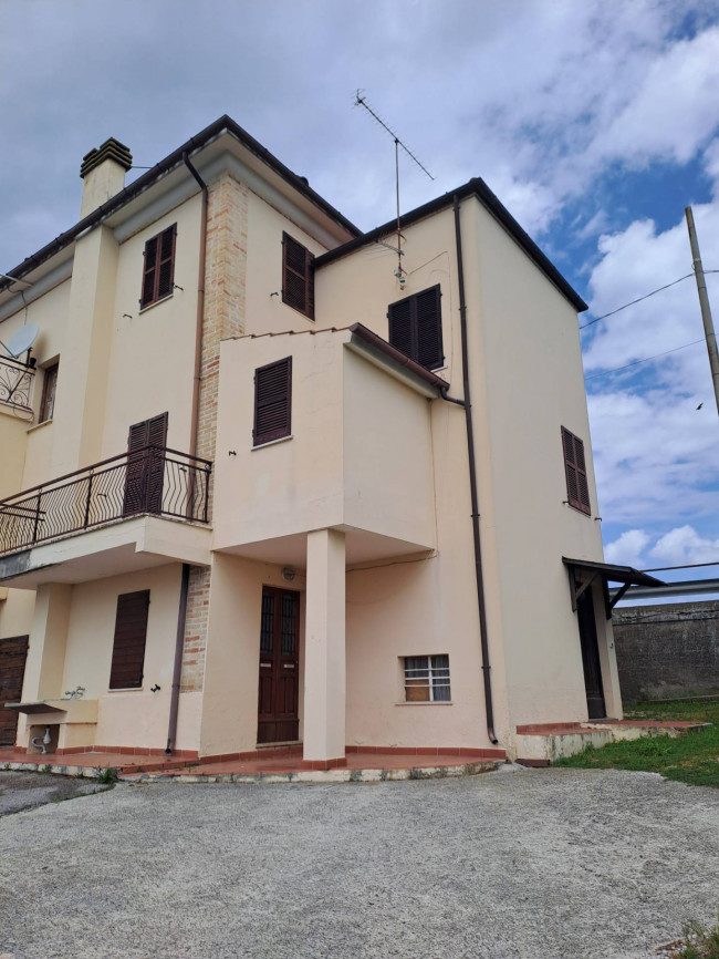 Casa cielo-terra in vendita a Ortezzano