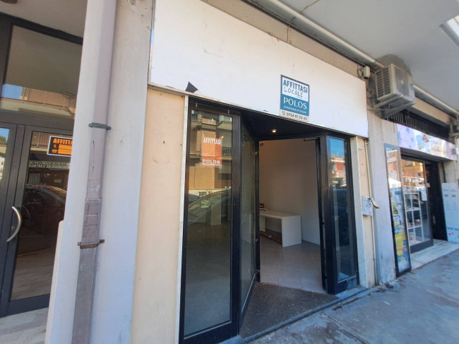 Attività commerciale in affitto a Porto San Giorgio