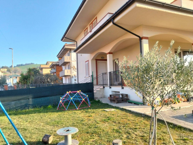 Attivita' in affitto a Ponzano di Fermo