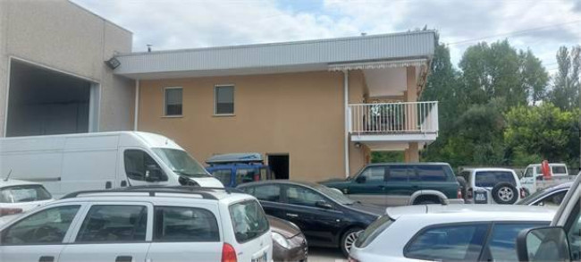 Capannone in vendita a Farra d'Isonzo