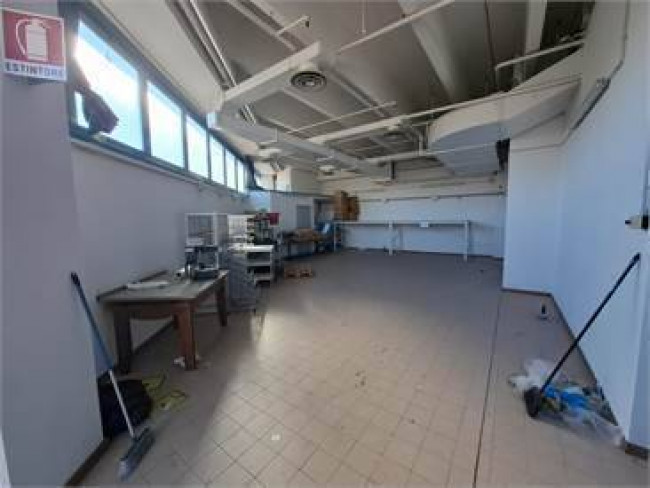 Locale commerciale in affitto a Monfalcone