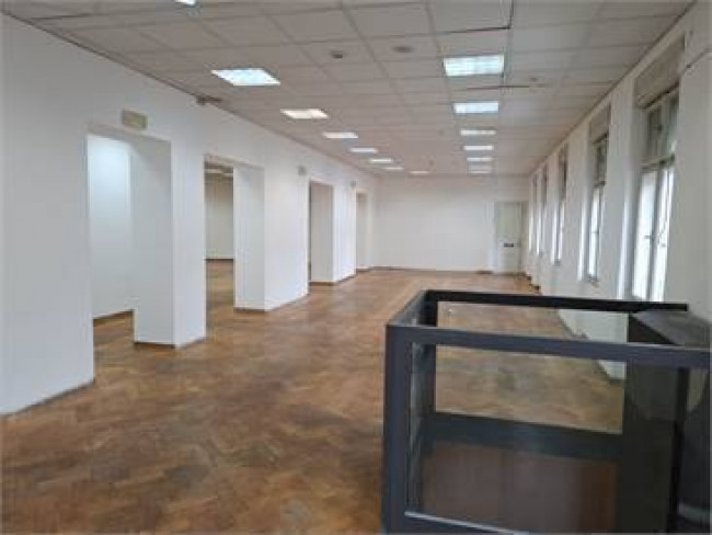 Locale commerciale in affitto a Trieste