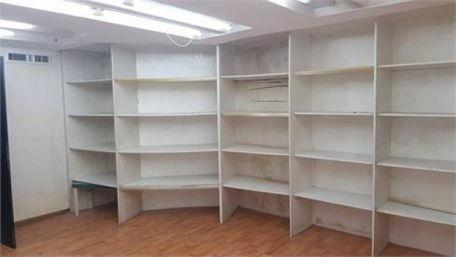 Locale commerciale in affitto a Trieste