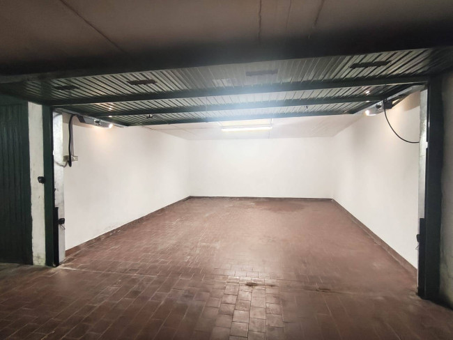Box o garage in Vendita a Albenga