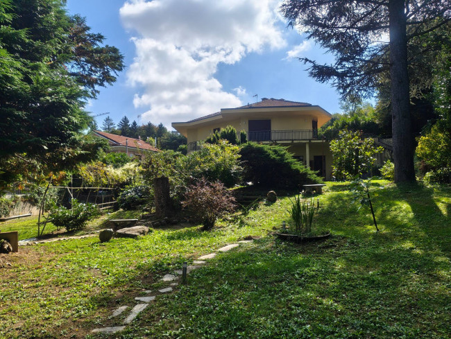 Villa in Vendita a Rosta