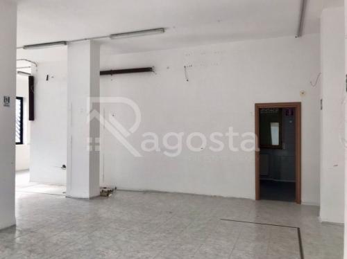 Locale commerciale in affitto a Salerno