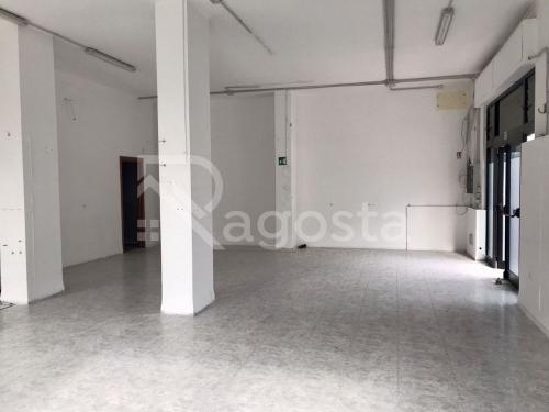 Locale commerciale in affitto a Salerno
