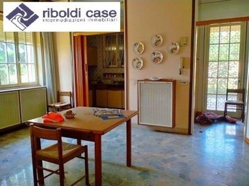 Villa in vendita a Carugo