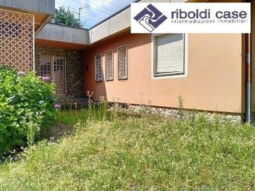Casa singola in vendita a Carugo