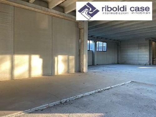 Capannone in vendita a Cabiate