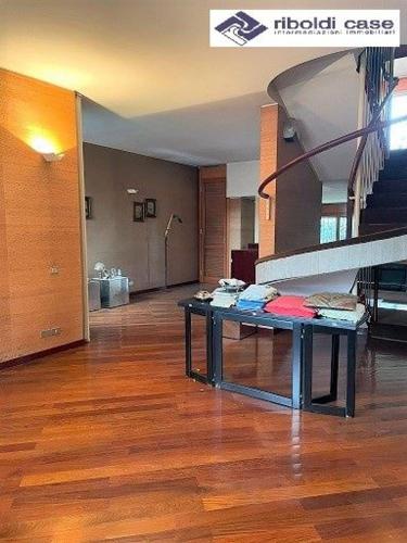 Casa singola in vendita a Desio