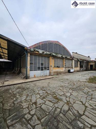 Capannone in vendita a Besana in Brianza
