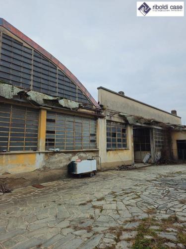 Capannone in vendita a Besana in Brianza