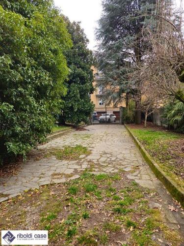 Capannone in vendita a Besana in Brianza
