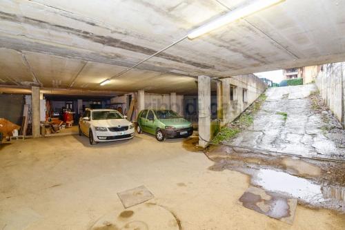Edificio commerciale o terziario in vendita a Besana in Brianza