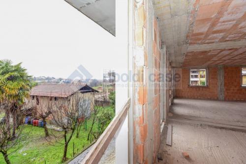 Edificio commerciale o terziario in vendita a Besana in Brianza