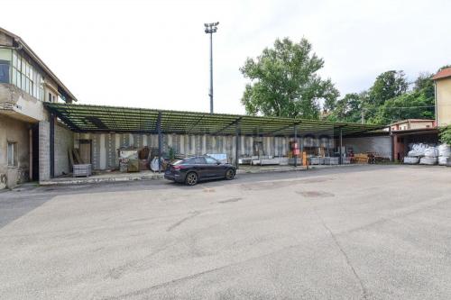 Capannone in vendita a Carate Brianza