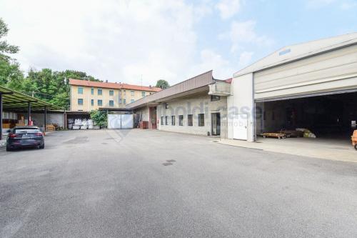 Capannone in vendita a Carate Brianza