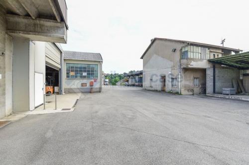 Capannone in vendita a Carate Brianza