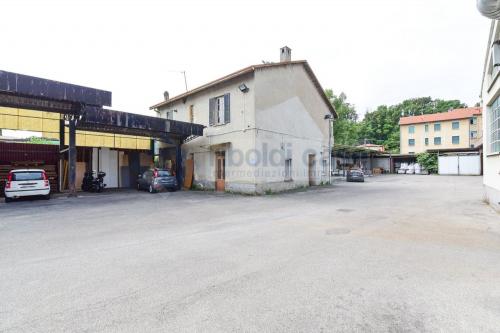 Capannone in vendita a Carate Brianza