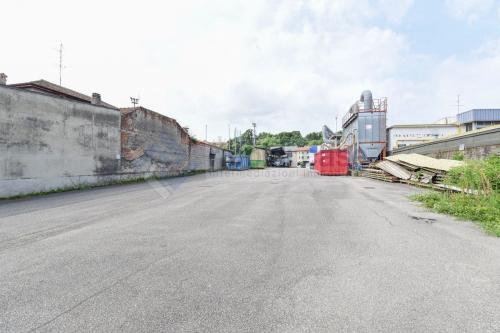 Capannone in vendita a Carate Brianza