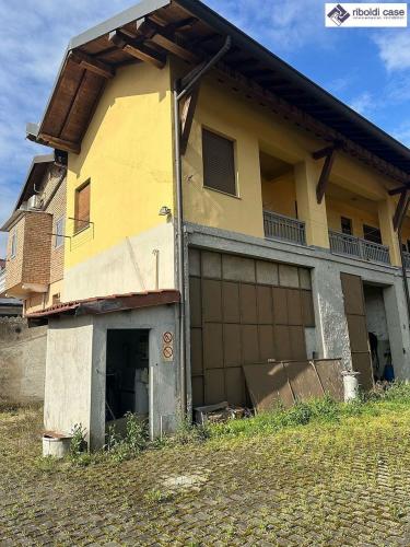Casa singola in vendita a Carate Brianza
