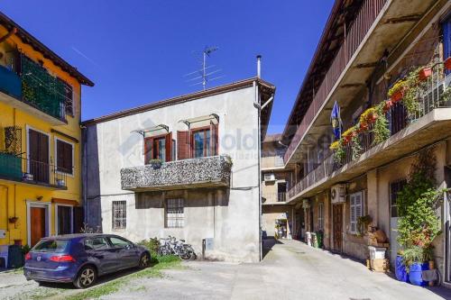 Edificio commerciale o terziario in vendita a Carate Brianza