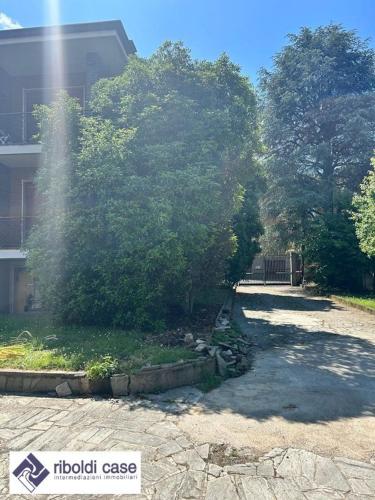 Villa in vendita a Besana in Brianza