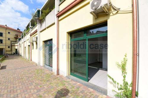 Locale commerciale in vendita a Lissone