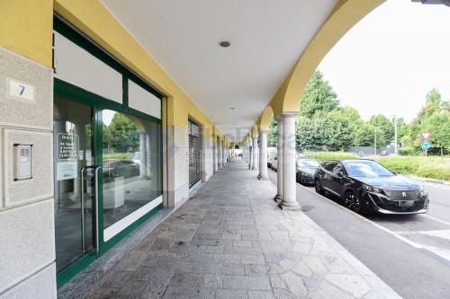 Locale commerciale in vendita a Lissone